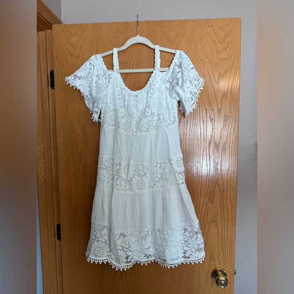 Robbie Bee’s lace off the shoulder dress - Picture 5 of 5